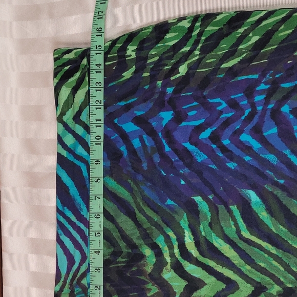 Cool Animal Print Stretch Mini Skirt - Picture 5 of 6